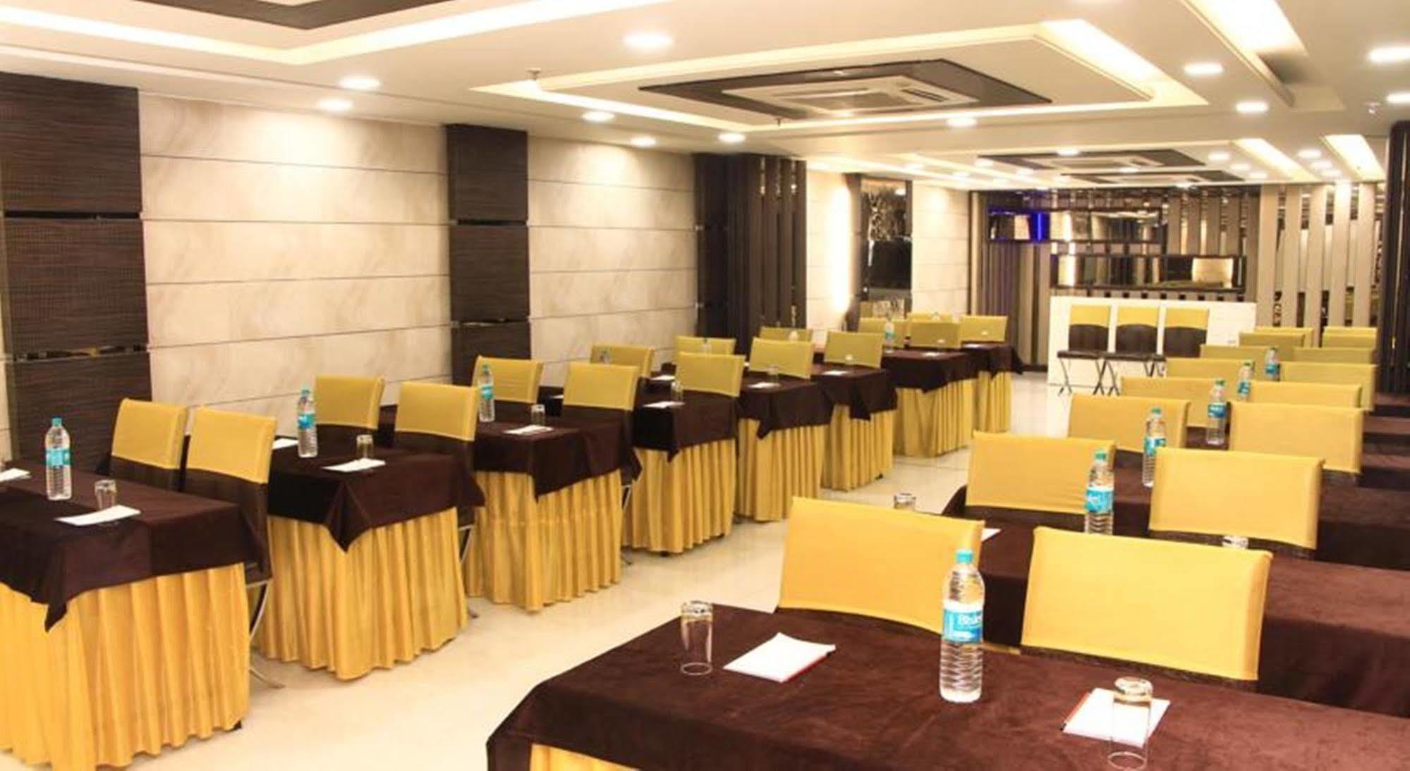 Hotel Gold Souk - Karol Bagh Delhi  Exterior photo